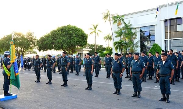 Ao todo foram promovidos quatro Oficiais, sendo um coronel, dois majores, um tenente e oito praças