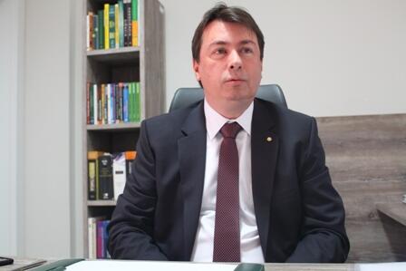 Ele assume o lugar, de forma provisória, de Stélio Dener, cujo mandato encerrou no dia 19 (Foto: Diane Sampaio)