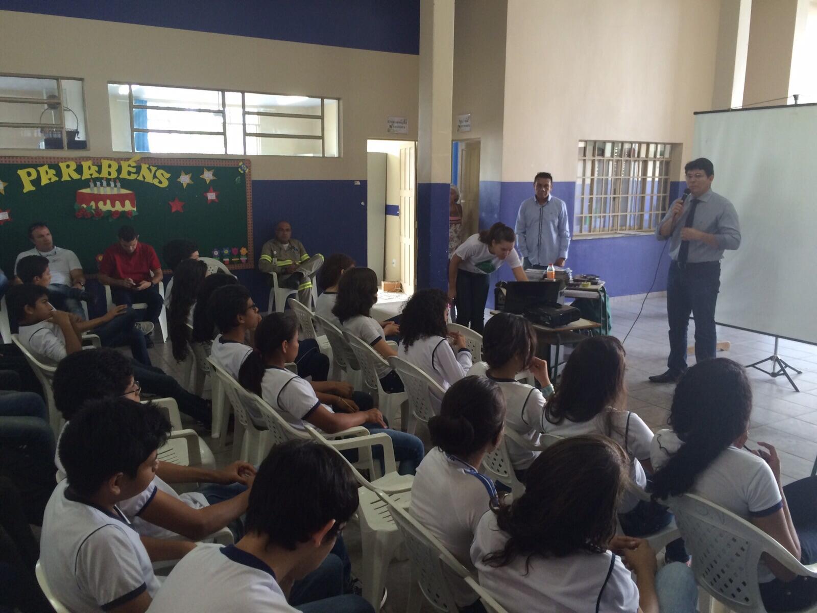 Palestras foram aplicadas em várias escolas da cidade e interior do Estado (Foto: Divulgação Secom)
