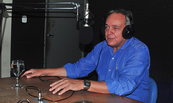 Deputado federal Edio Lopes em entrevista na Rádio Folha, no sábado (Foto: Sâmara Cordeiro)