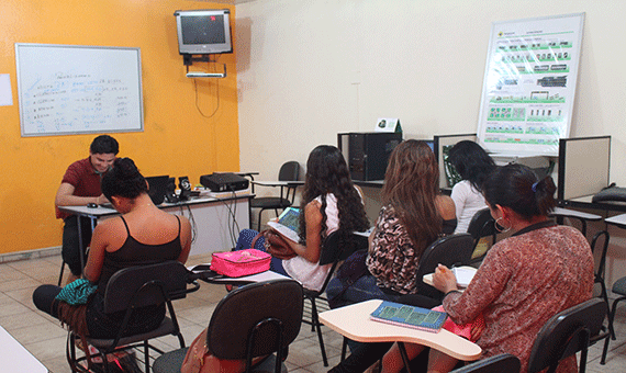 Preço para tirar CNH será reajustado quando autoescolas instalarem simuladores (Foto: Diane Sampaio)