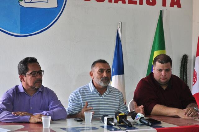 Senador Telmário durante coletiva na manhã desta sexta-feira (Foto:Diane Sampaio)