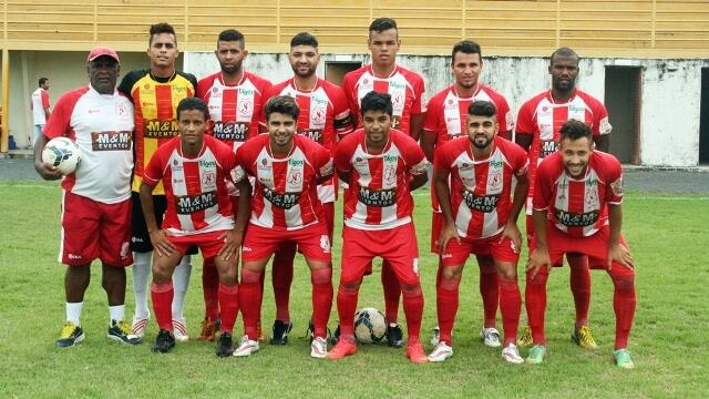 Jogadores do Náutico perfilados na Série D do Campeonato Brasileiro de 2015