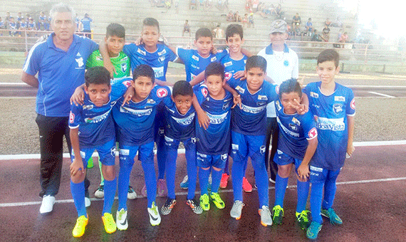 A escolinha do Cruzeiro goleou o Atlético Cidadão por 4 a 0 (Foto: Divulgação)