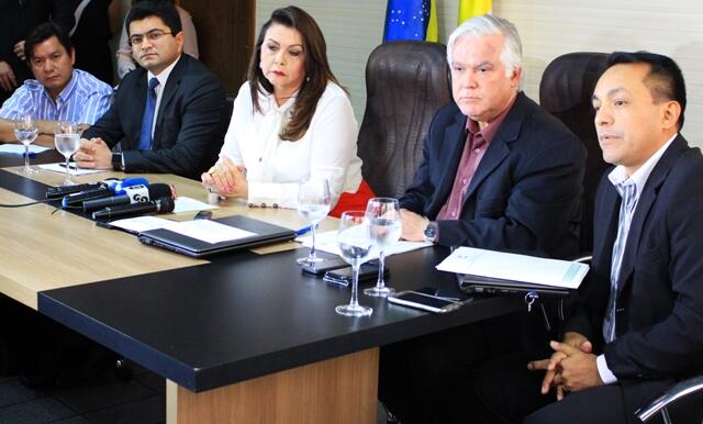 O anúncio do veto parcial foi feito no início da tarde, no Palácio Senador Hélio (Foto: Diane Sampaio)