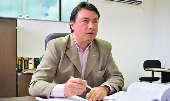 Defensor público interino Fabrício Ratacheski: “DPE necessita de mais R$ 6 milhões para fechar as suas contas em 2016” (Foto: Arquivo/Folha)