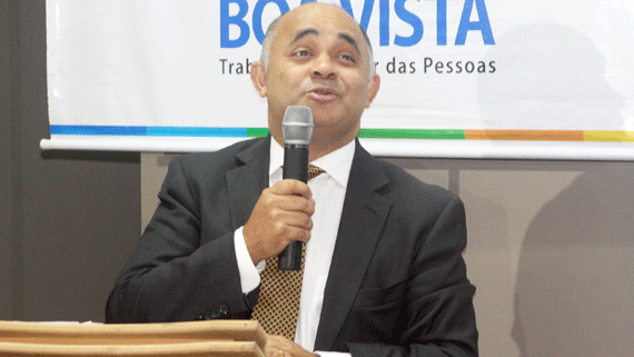 O ministro George Hilton durante a solenidade de abertura da reunião preparatória do revezamento da tocha olímpica em Boa Vista, nesta terça-feira (Foto: Lucas Luckezie)