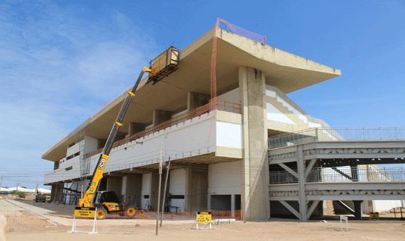 Previsão é que obras do Estádio Canarinho estejam concluídas em julho (Foto: Gilvan Costa)