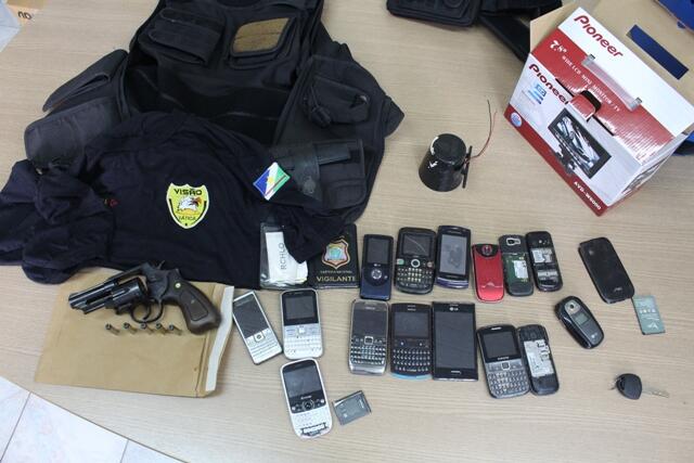Material apreendido pela Polícia Civil (Foto: Diane Sampaio)