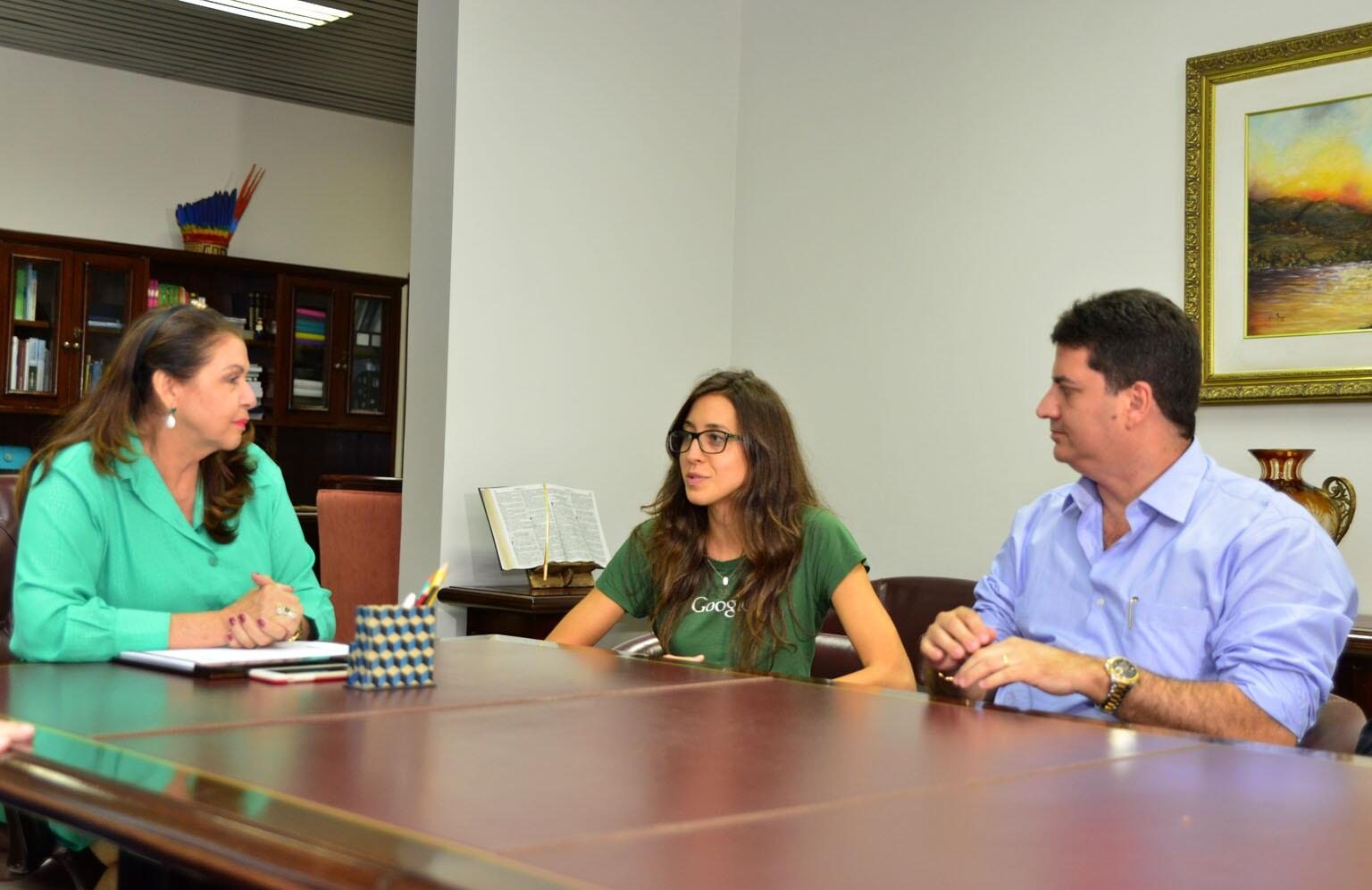 A representante do Google se reuniu hoje com a governadora Suely e o secretário de Educação, Marcelo Campbel (Foto: Divulgação)