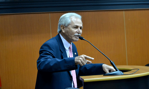 Deputado Chicão da Silveira foi à tribuna tratar das questões do seu partido (Foto: SupCom-ALE)