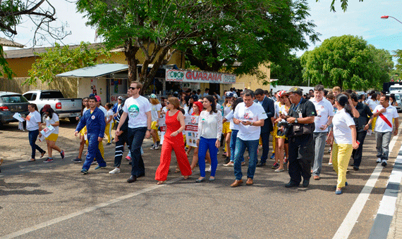 Mobilização passou por várias escolas e ainda houve passeata no Centro de Boa Vista (Foto: Secom/RR)