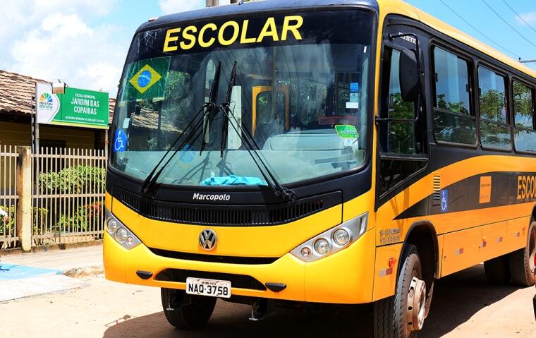 Trinta e cinco carros credenciados na Emhur fazem o serviço de transporte escolar (Foto: PMBV)