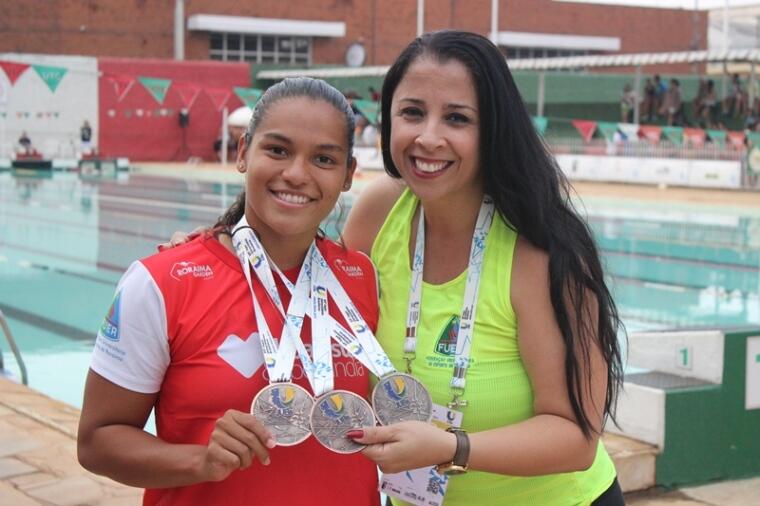 Flávia garantiu três medalhas de bronze no Jubs 2015 (Foto: Fuer)