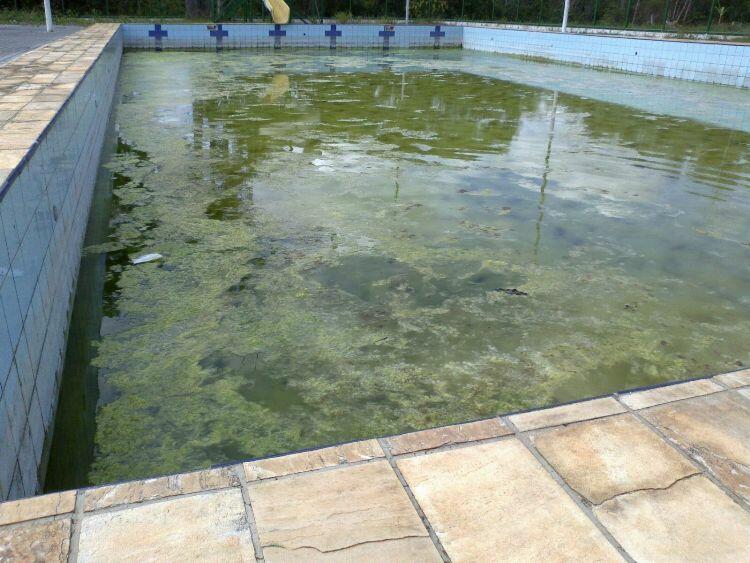 Piscina está localizada no bairro Mutirão (Foto: Arquivo pessoal)