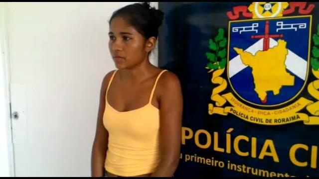 Mulher foi presa durante ação da DRE/Denarc e Núcleo de Inteligência da Polícia Civil (Foto: Divulgação)