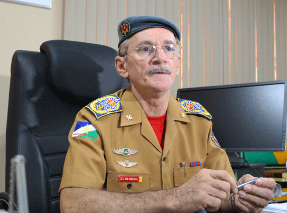 Comandante do Corpo de Bombeiros, coronel Edivaldo Amaral: “Governadora deverá assinar decreto hoje” (Foto: Diane Sampaio)