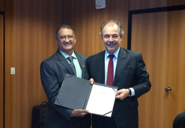 Novo reitor junto ao ministro da Educação (Foto: UFRR)