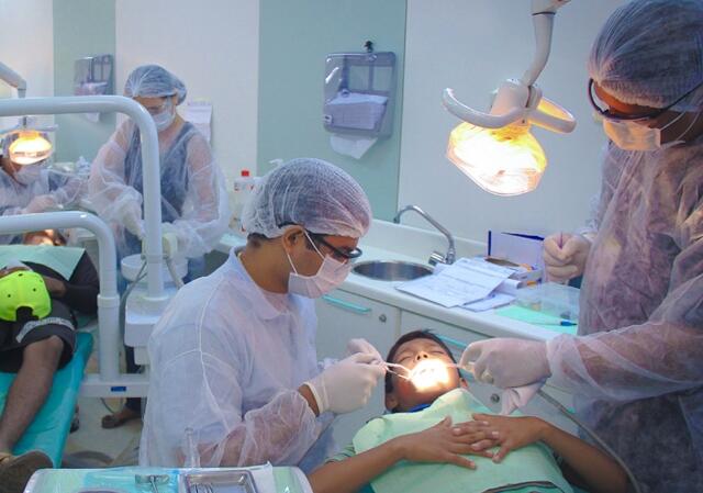 De segunda à sexta, seis dentistas estarão disponíveis para toda comunidade, das 7h às 19h (Foto: Divulgação Sesc)