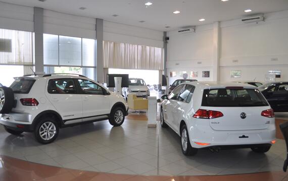 No primeiro trimestre de 2016, em relação aos mais de 1300 carros registrados no ano passado, pouco mais de 700 receberam o emplacamento (Foto: Samara Cordeiro)