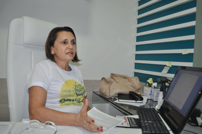 Segundo a proprietária de uma clínica particular, Ana Lúcia Lopes, já foram aplicadas 500 doses de vacina contra a gripe em 2016 (Foto: Samara Cordeiro)