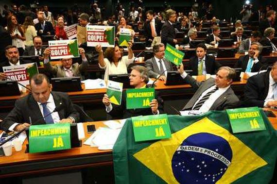 Placar da votação encerrada ontem à noite apontou 38 votos a favor e 27 contra (Foto: Agência Brasil)