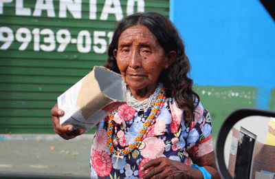 Índios venezuelanos fogem da seca e vêm para Boa Vista pedir esmola (Foto: Diane Sampaio)