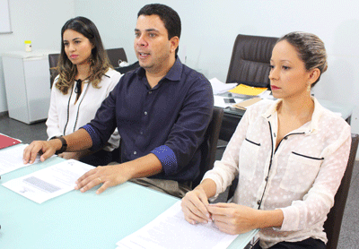 Secretário-adjunto de Saúde, Paulo Linhares, informou que medidas estão sendo tomadas para evitar surto da doença no Estado (Foto: Diane Sampaio)