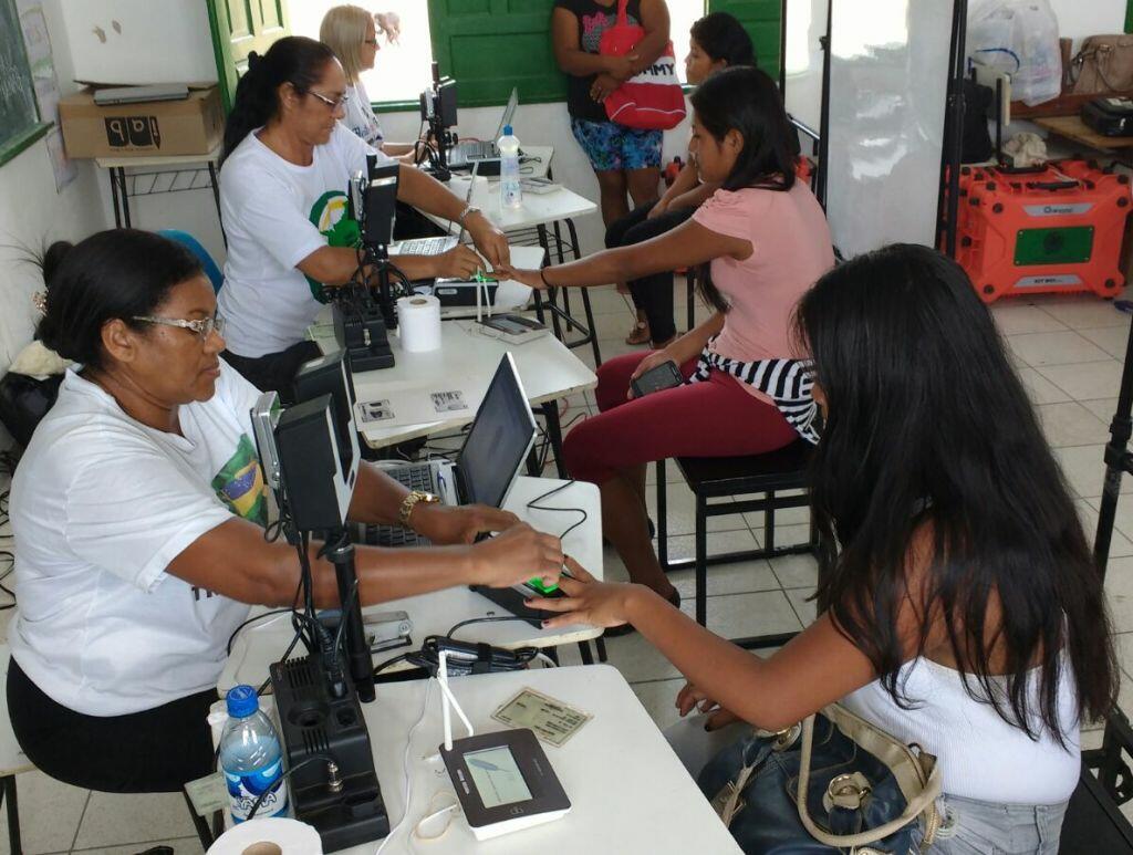 Até o momento, 7.425 eleitores passaram pelo procedimento de identificação biométrica em Caroebe e São Luiz (Fonte: Divulgação/TRE)