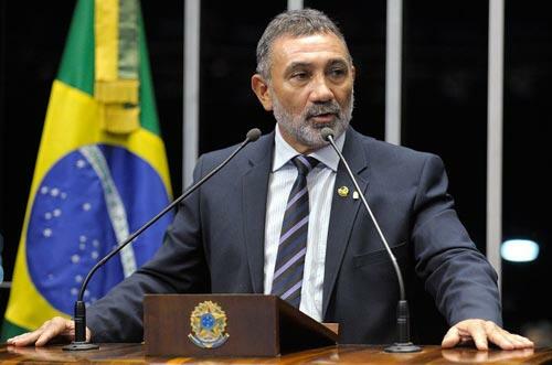 Senador Telmário Mota será entrevistado no programa Agenda da Semana, na Rádio Folha AM 1020 (Foto: Waldemir Barreto)