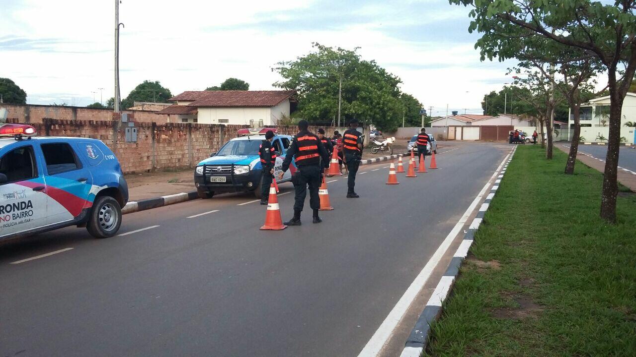 No total foram 391 abordagens a pessoas e mais de quase 400 vistorias em veículos em diversos bairros da capital e nas fronteiras do Estado (Foto: Divulgação/Secom)