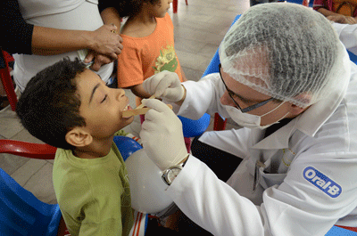 Os ‘Dentistas do bem’ atendem em seu próprio consultório (Fotos divulgação)