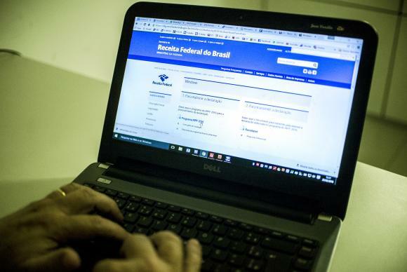 O programa gerador da declaração pode ser baixado no site da Receita (Foto: Agência Brasil)