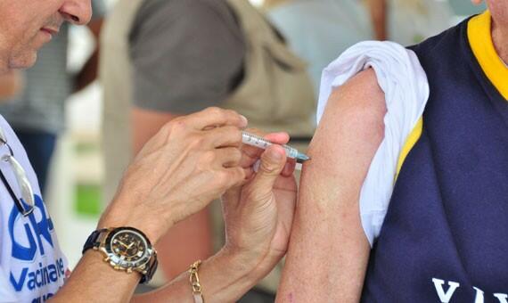 Em Roraima o público alvo é de mais de 164 mil pessoas e já vieram cerca de 175 mil doses de vacina