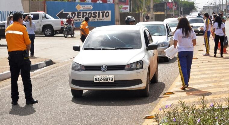 Ações visam a sensibilização de condutores e pedestres para um trânsito seguro (Foto: Secom)