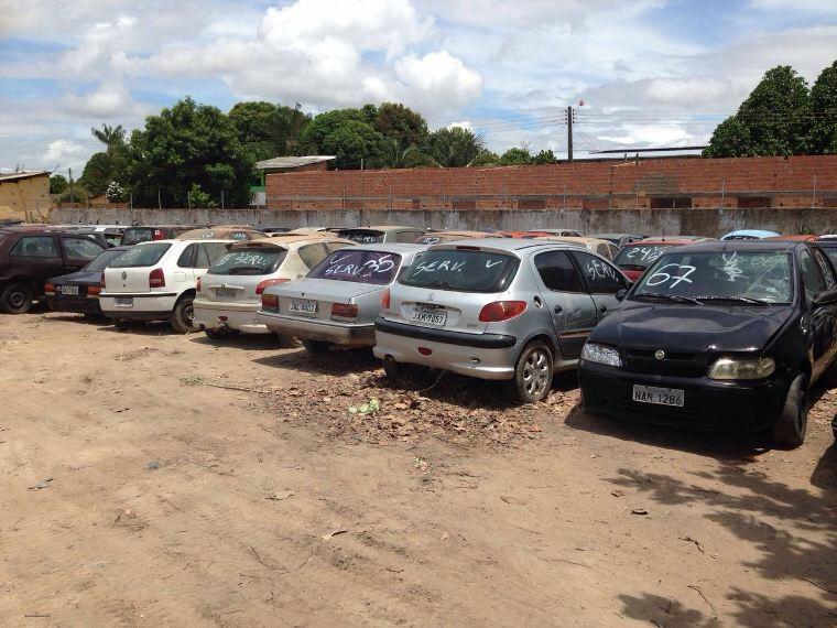 Será leiloado pelo menos 235 veículos (Foto: Detran)
