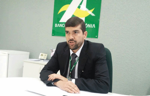 Gerente do Basa em Boa Vista, Liercio Soares: “Só vamos operar com a renovação daqueles clientes que estão em dia com o banco” (Foto: Ribamar Rocha)