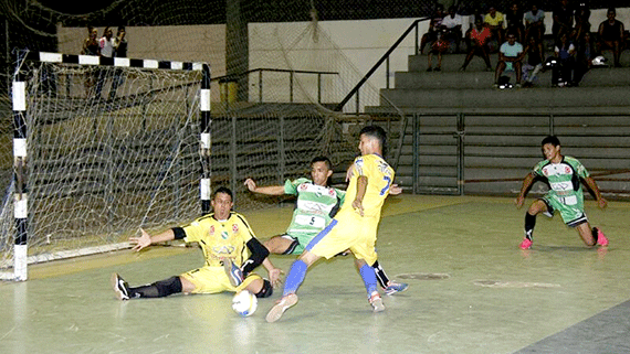 Depois de vencer por 3 a 2 no primeiro jogo, o Constelação está com a mão na taça da competição (Foto: Reynesson Damasceno/FRFS)