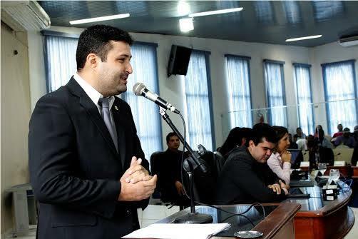 A posse do novo vereador, Thiago Fogaça, aconteceu na sessão desta quarta-feira da Câmara (Foto: Divulgação/CMBV)