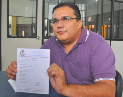 Adonai Gomes: “É difícil para um professor tirar essa quantia do salário para o exame” (Foto: Diane Sampaio)