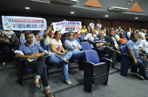 Servidores do Quadro Geral acompanharam a audiência pública na manhã de ontem (Foto: Diane Sampaio)