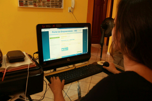 Declaração é transmitida somente via internet por meio do site www.portaldoempreendedor.gov.br (Foto: Samara Cordeiro)