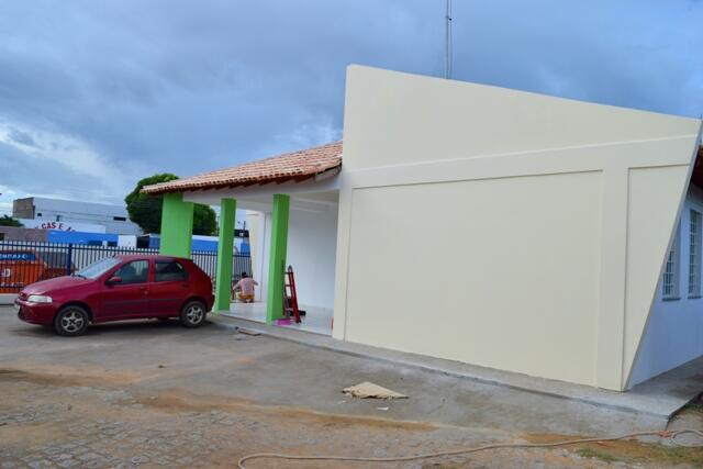 O local, que é um prédio anexo da Maternidade Nossa Senhora de Nazaré, terá 30 leitos para receber mulheres com gravidez de alto risco (Foto: Rodrigo Sales)