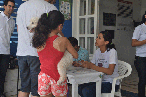 Em alguns postos de imunização houve falta temporária de vacina contra a raiva (Foto: Samara Cordeiro)