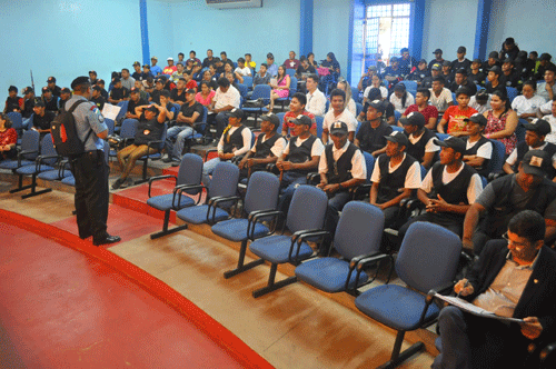 Onze comunidades indígenas participam de treinamentos, na Academia de Polícia (Foto: Diane Sampaio)