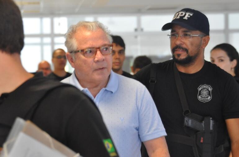 Neudo Campos foi levado para prestar depoimento na PF (Foto: Diane Sampaio)