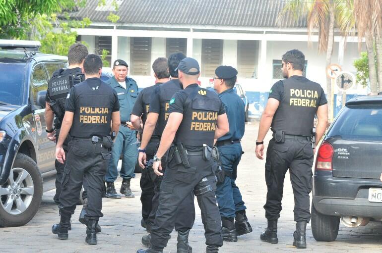 Neudo Campos se entregou ao Comando de Policiamento da Capital (Foto: Diane Sampaio)