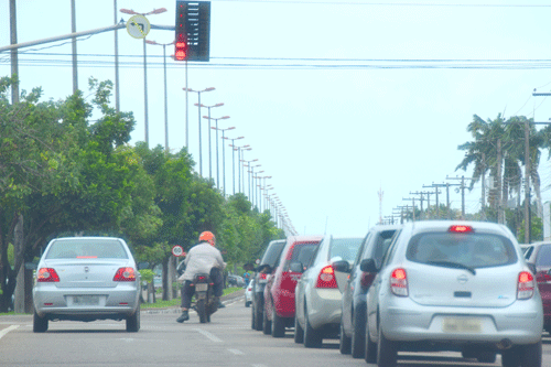 Limite máximo de velocidade em vias urbanas é de 60 km por hora (Foto: Rodrigo Sales)