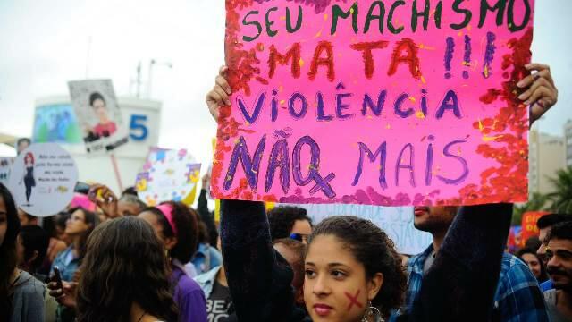 Mulheres protestam contra a violência no Rio de Janeiro (Crédito: Agência Brasil)