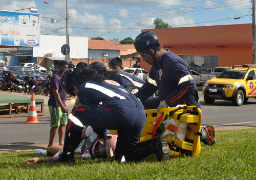 Simulação de atendimento a vítimas de acidente de trânsito, no domingo passado (Foto: Divulgação)